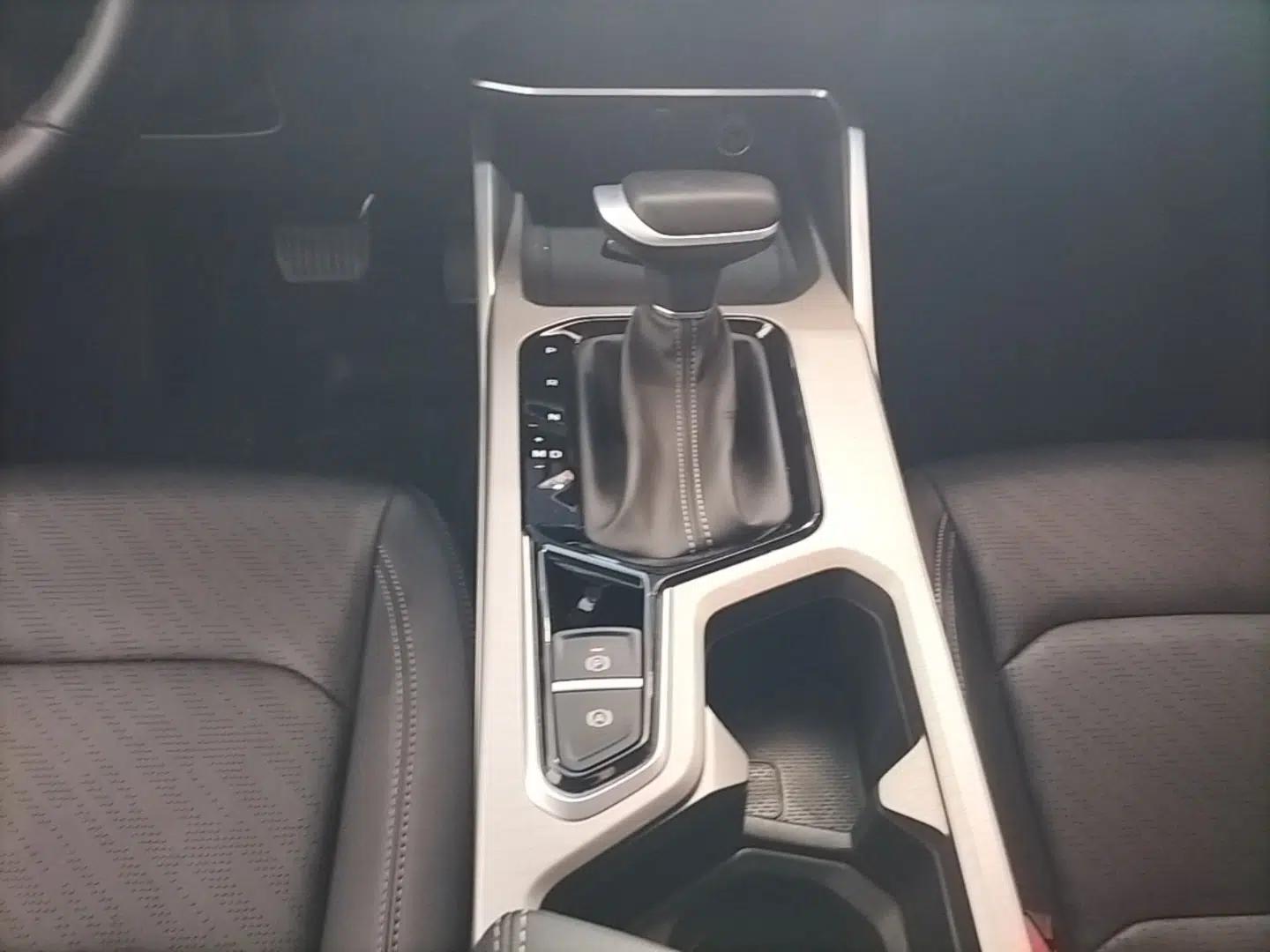 Geely Auto Emgrand 2023 4th Generation Champion Edition 1.5L CVT Prestige Model — миниатюра 17