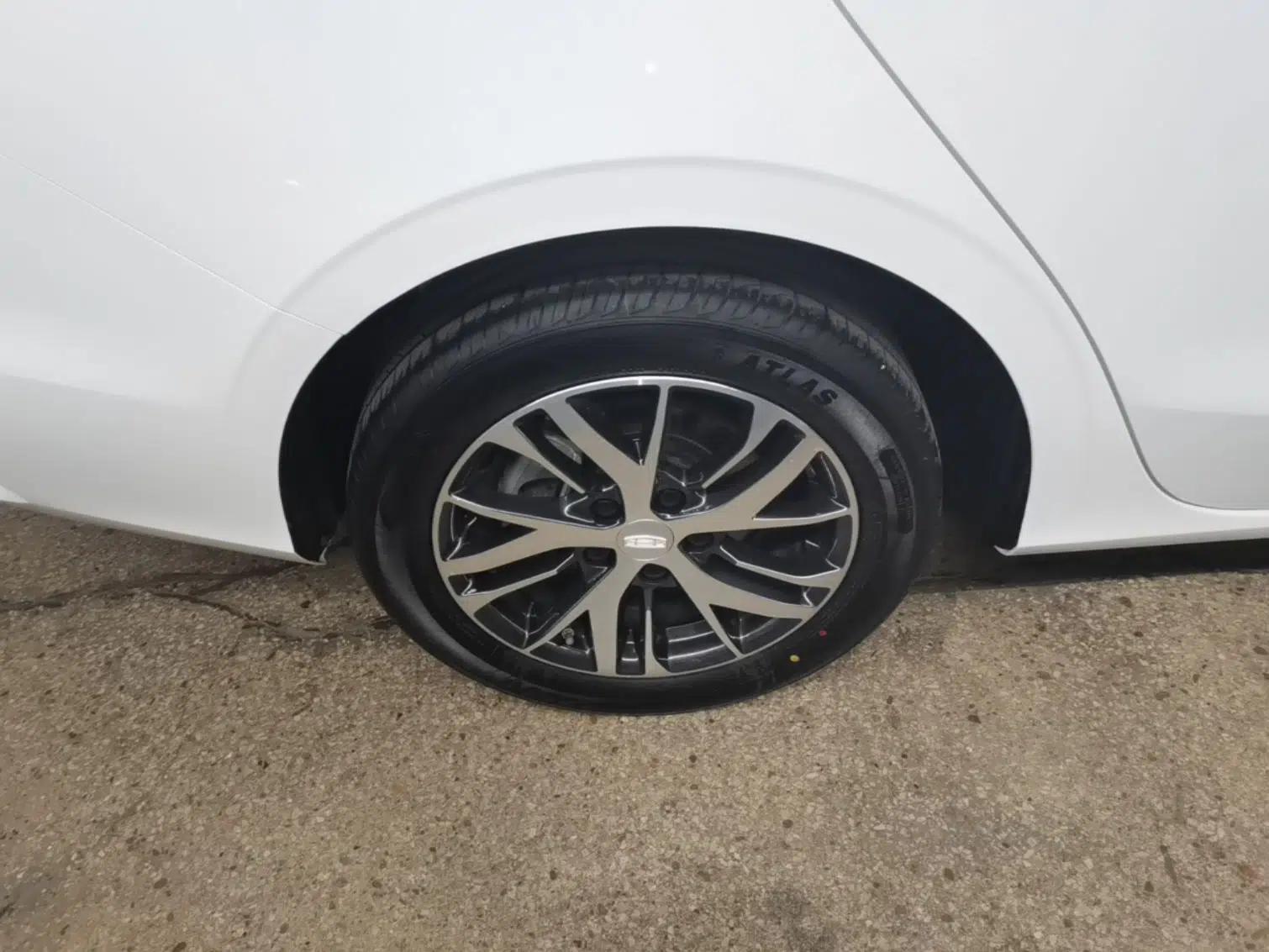 Geely Auto Emgrand 2023 4th Generation Champion Edition 1.5L CVT Luxury Model — миниатюра 10