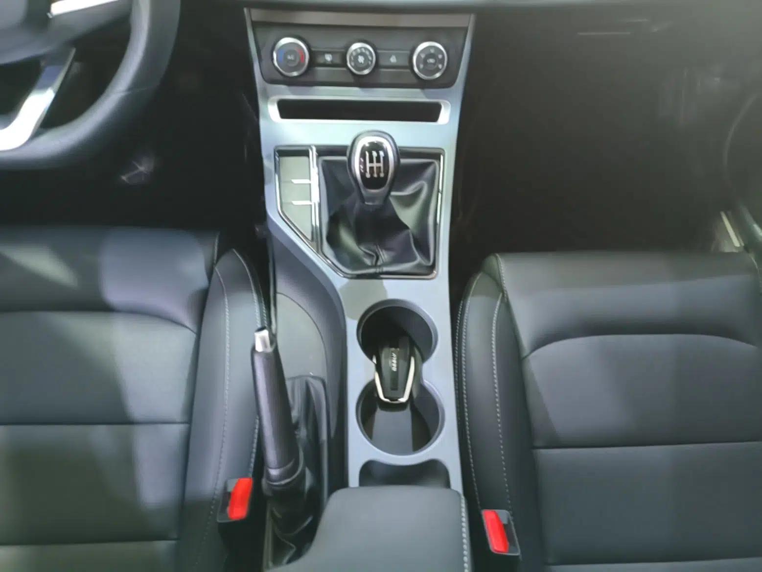 Geely Auto Emgrand 2021 UP 1.5L Manual Comfort Model — миниатюра 17