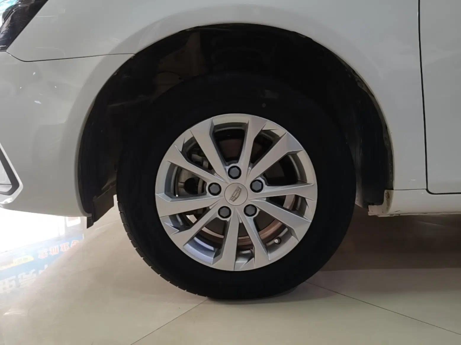 Geely Auto Emgrand 2021 UP 1.5L Manual Comfort Model — миниатюра 8