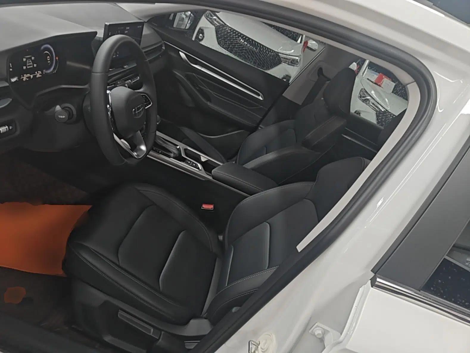 Geely Auto Emgrand 2025 4th Generation 1.5L CVT Luxury Version — миниатюра 18