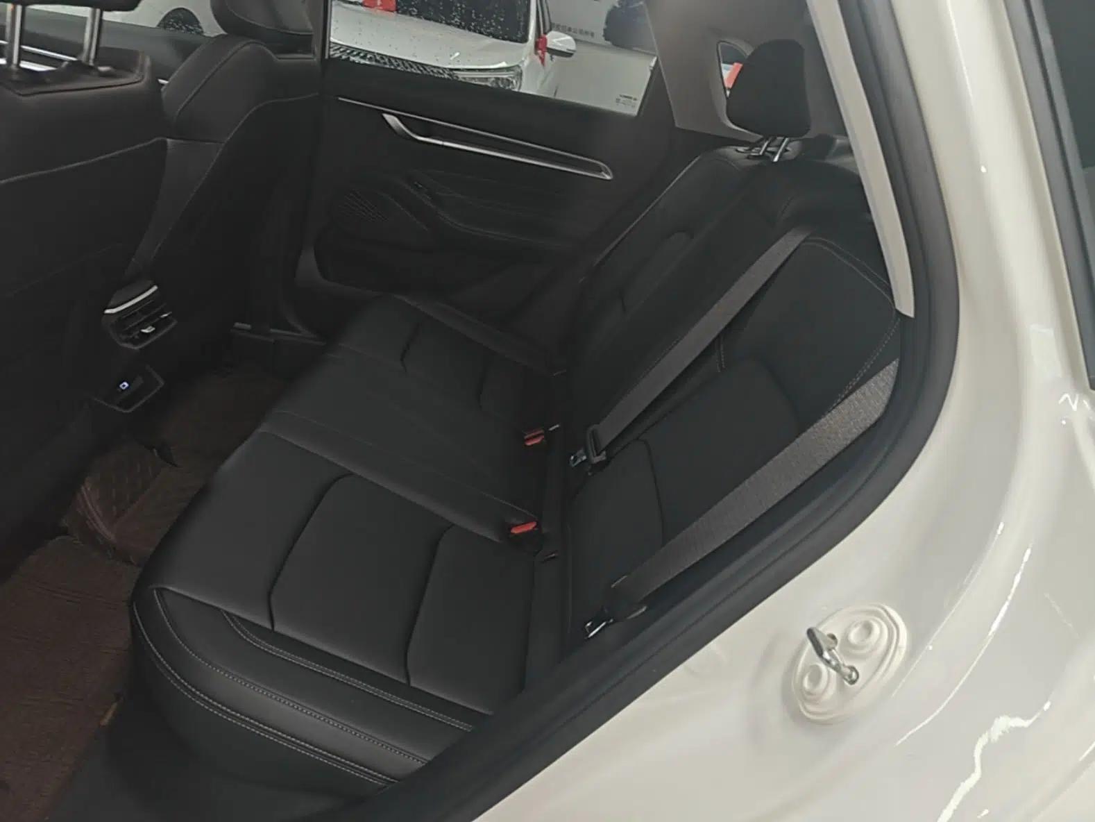 Geely Auto Emgrand 2025 4th Generation 1.5L CVT Luxury Version — миниатюра 20