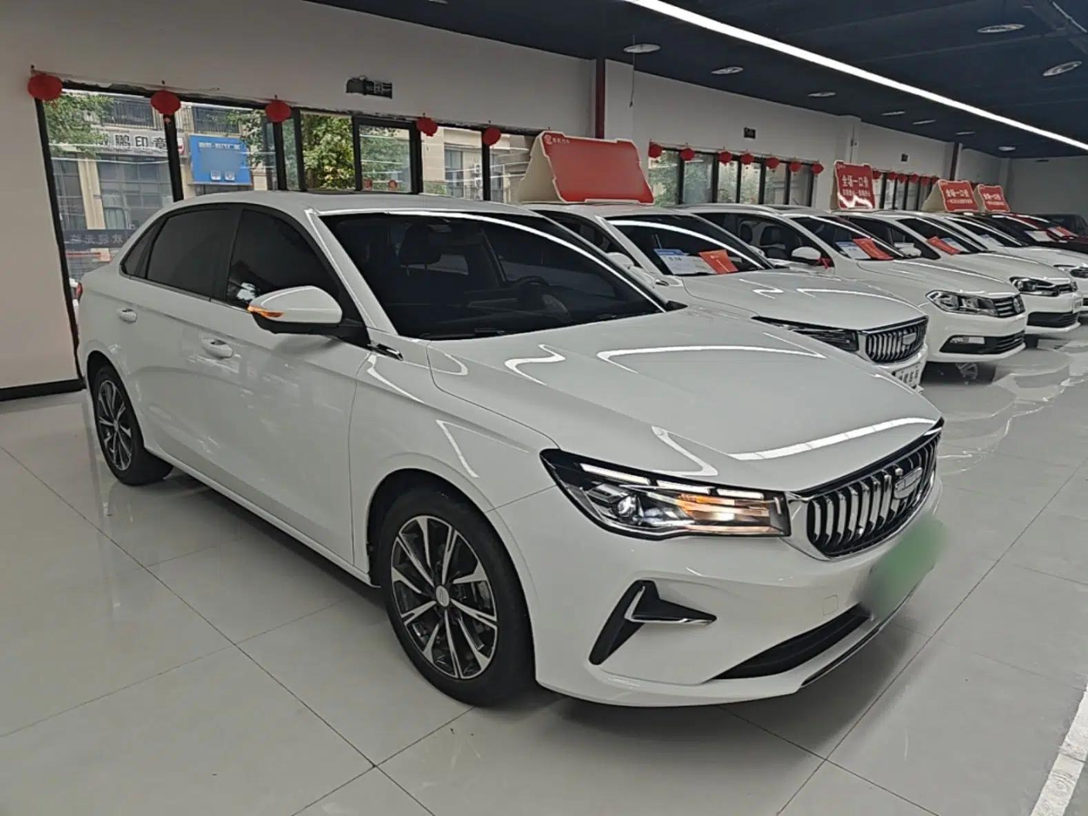 Geely Auto Emgrand 2025 4th Generation 1.5L CVT Luxury Version — миниатюра 3