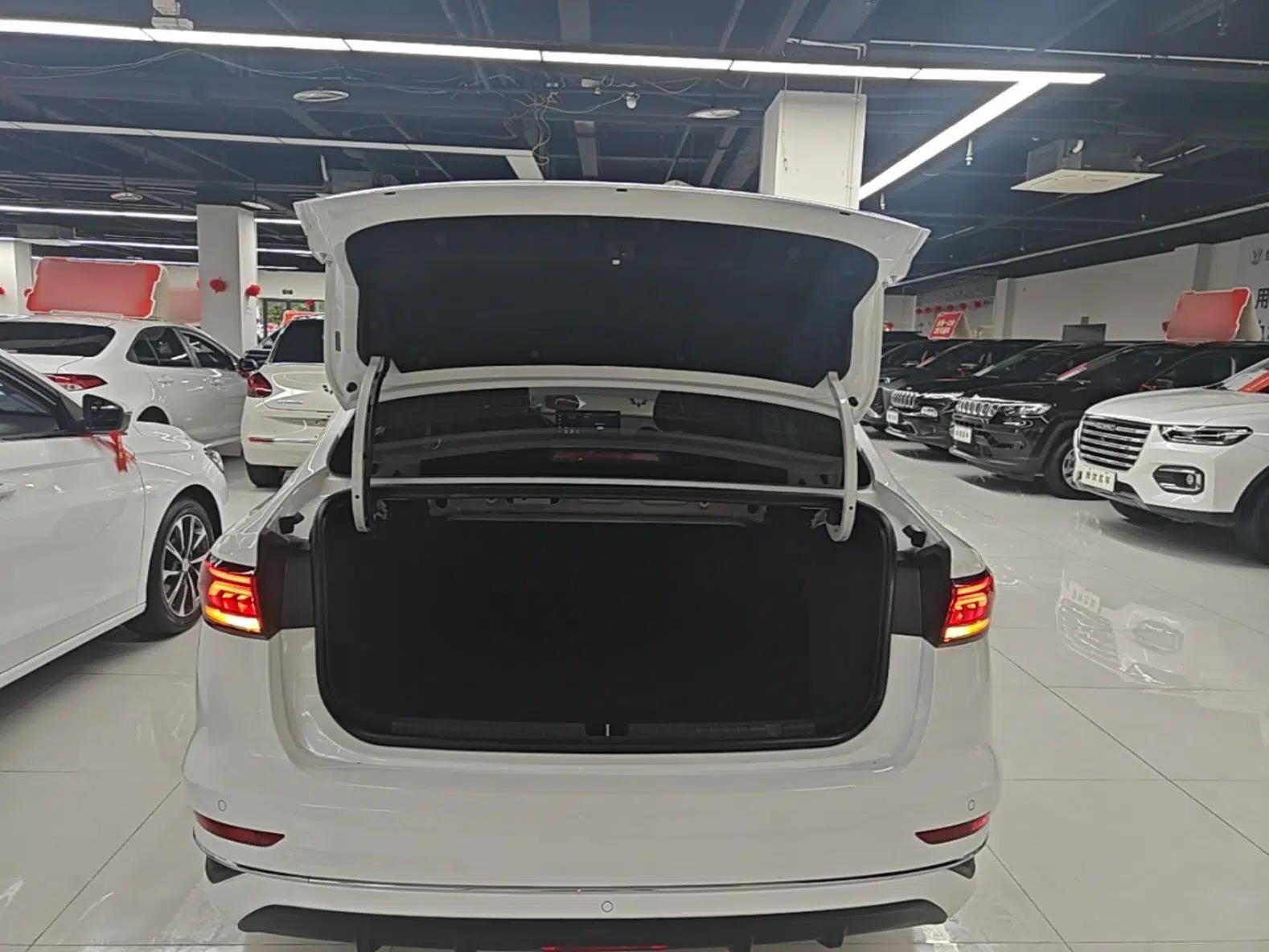 Geely Auto Emgrand 2025 4th Generation 1.5L CVT Luxury Version — миниатюра 22