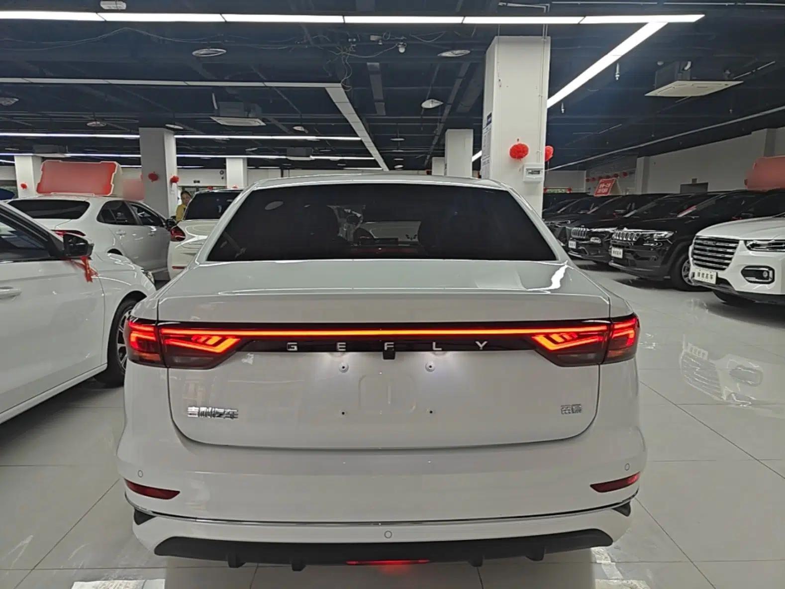 Geely Auto Emgrand 2025 4th Generation 1.5L CVT Luxury Version — миниатюра 5