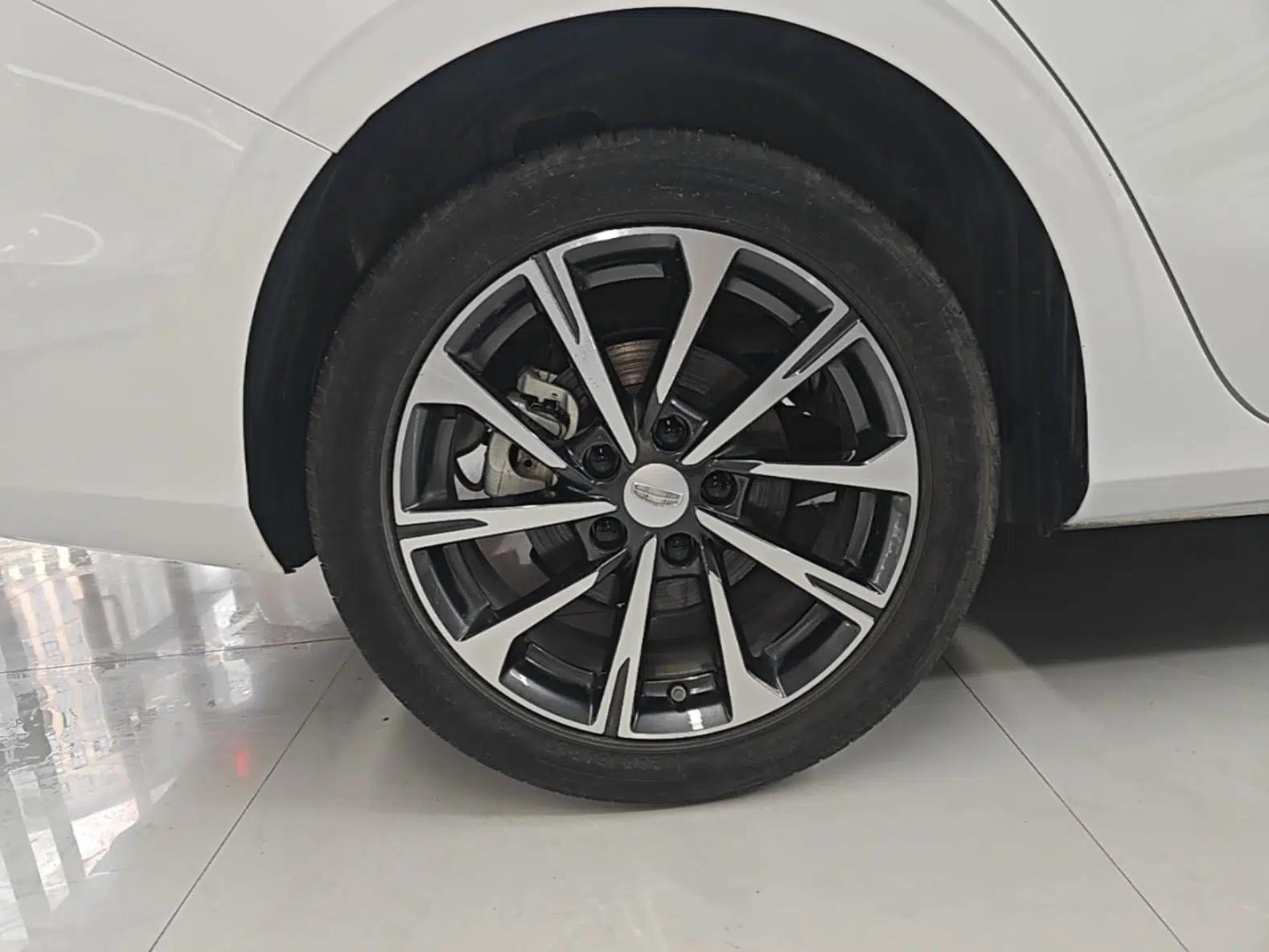 Geely Auto Emgrand 2025 4th Generation 1.5L CVT Luxury Version — миниатюра 10