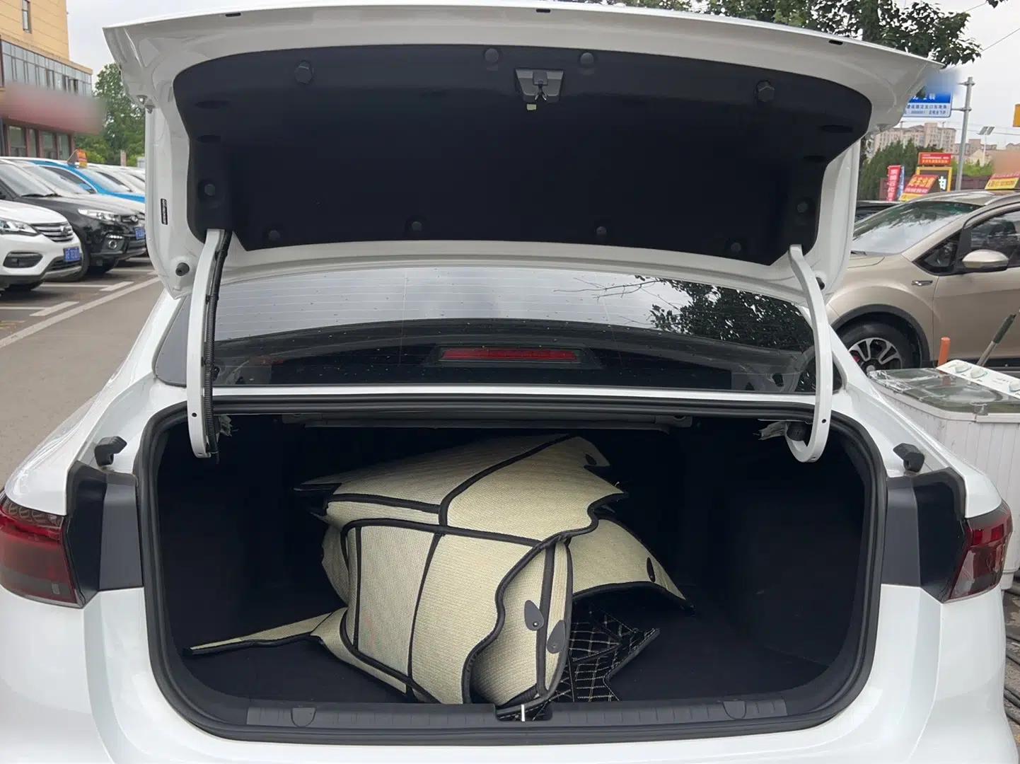 Geely Auto Emgrand 2025 4th Generation 1.5L CVT Longteng Edition — миниатюра 16