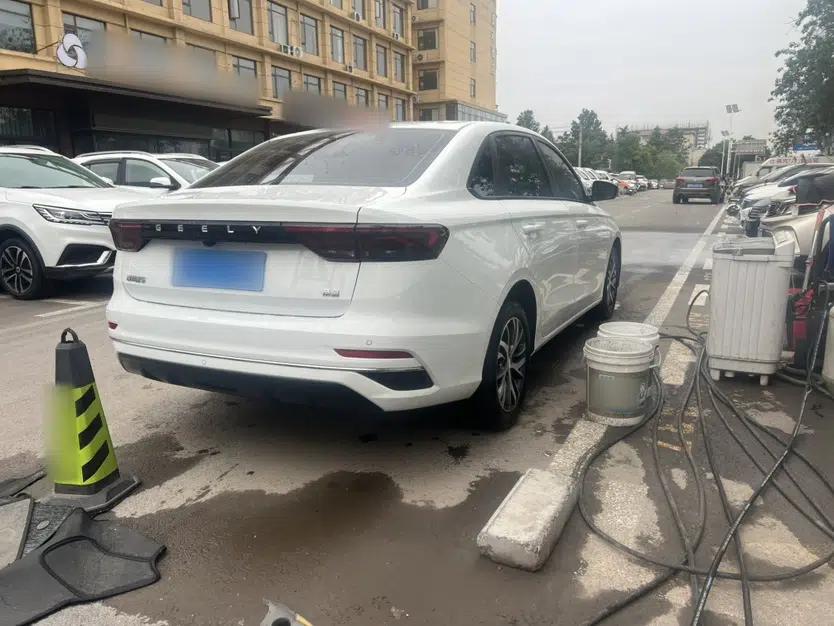 Geely Auto Emgrand 2025 4th Generation 1.5L CVT Longteng Edition — миниатюра 6