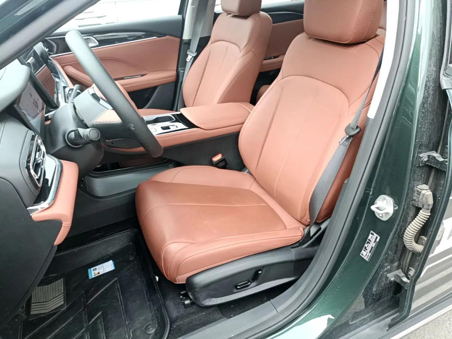 Geely Auto Emgrand 2026 Model 5th Generation 1.5T DCT Flagship Edition — миниатюра 17