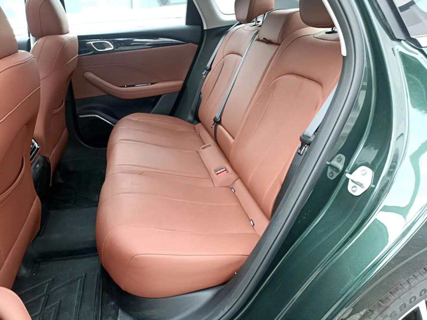 Geely Auto Emgrand 2026 Model 5th Generation 1.5T DCT Flagship Edition — миниатюра 19