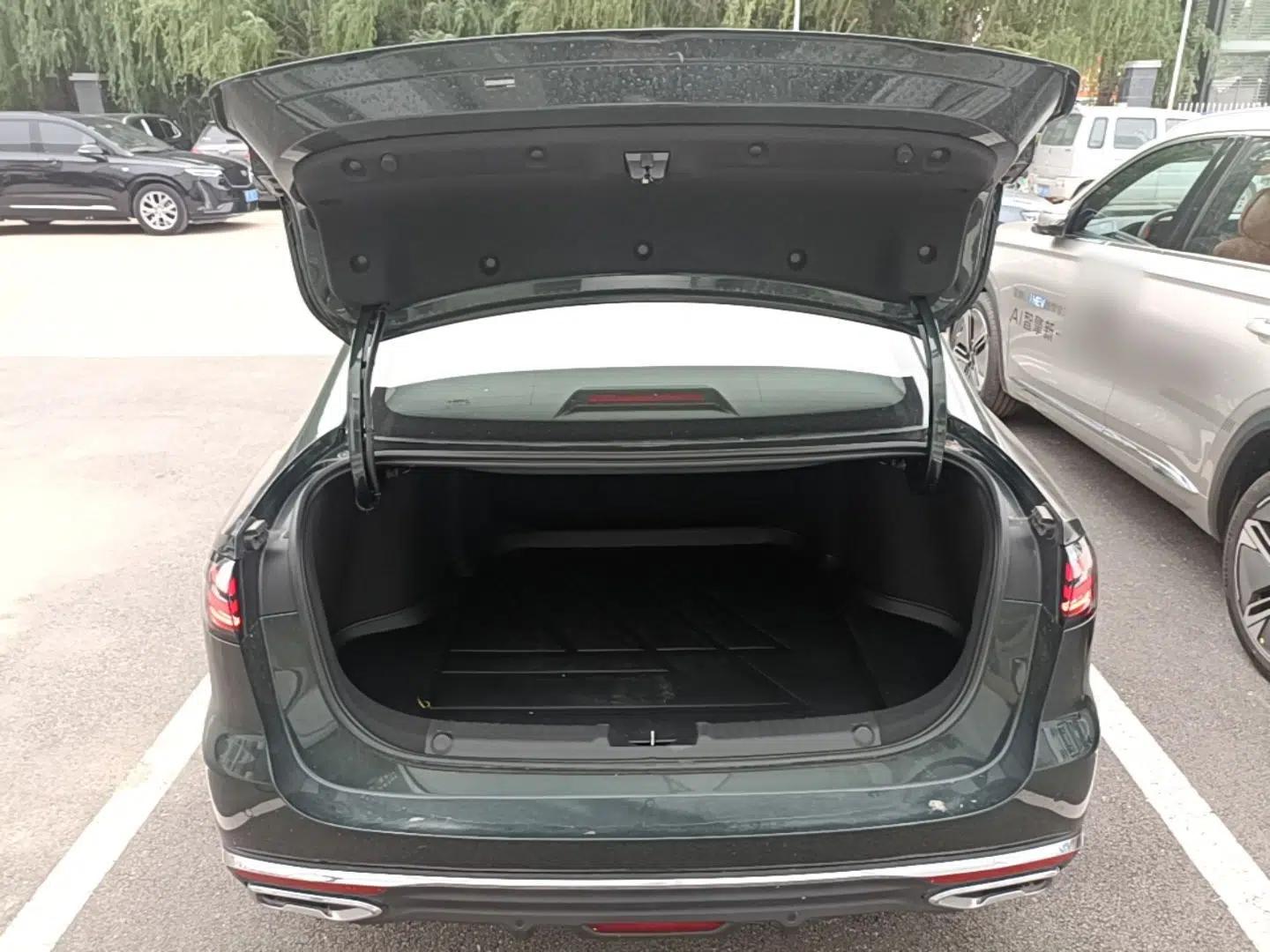 Geely Auto Emgrand 2026 Model 5th Generation 1.5T DCT Flagship Edition — миниатюра 21