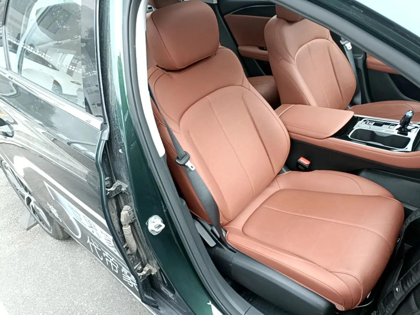 Geely Auto Emgrand 2026 Model 5th Generation 1.5T DCT Flagship Edition — миниатюра 23