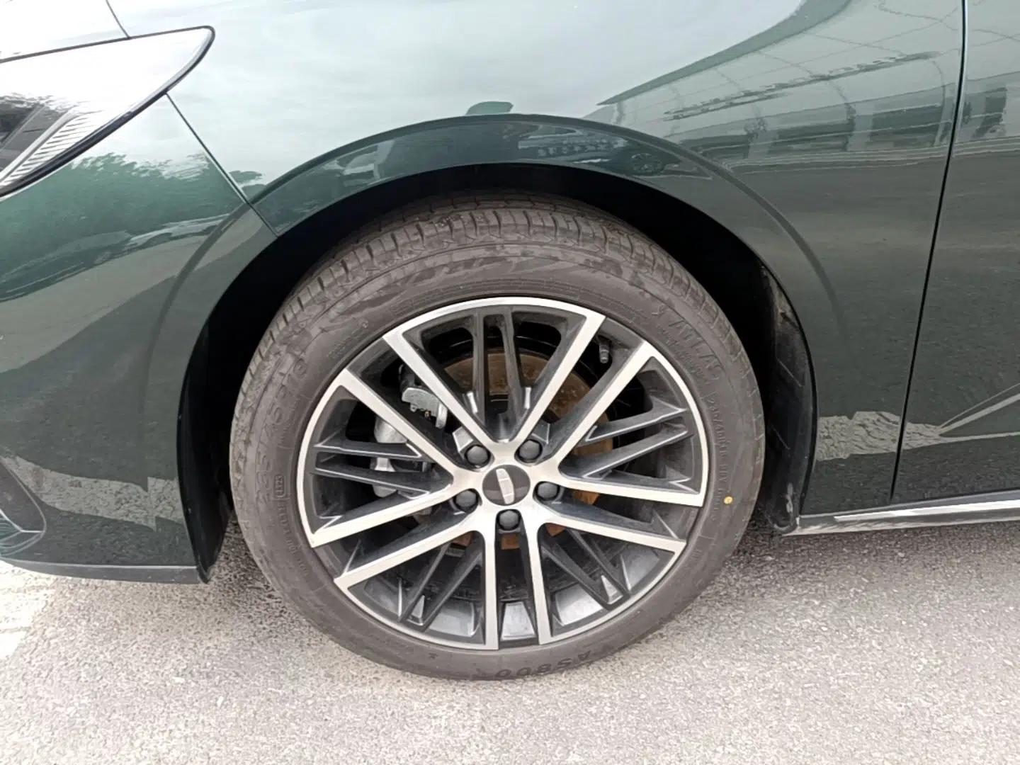 Geely Auto Emgrand 2026 Model 5th Generation 1.5T DCT Flagship Edition — миниатюра 9