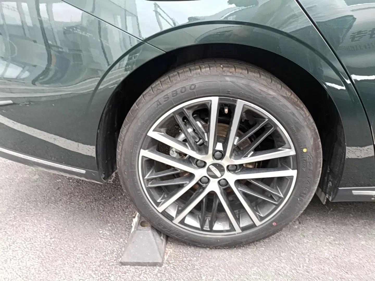 Geely Auto Emgrand 2026 Model 5th Generation 1.5T DCT Flagship Edition — миниатюра 10