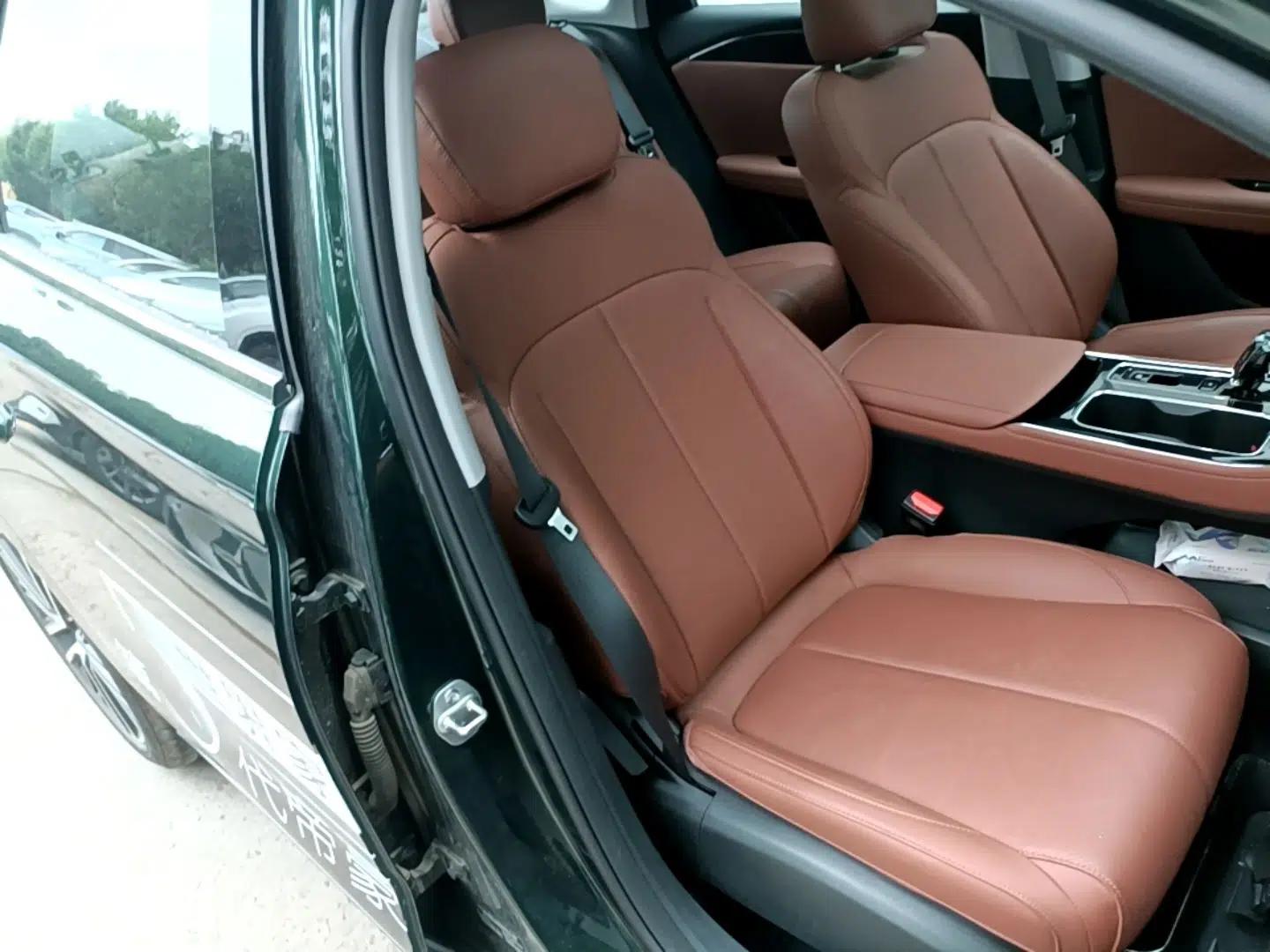 Geely Auto Emgrand 2026 Model 5th Generation 1.5T DCT Flagship Edition — миниатюра 23
