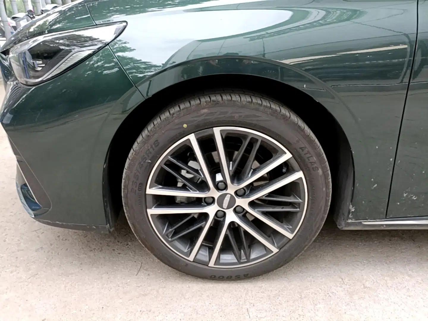 Geely Auto Emgrand 2026 Model 5th Generation 1.5T DCT Flagship Edition — миниатюра 8