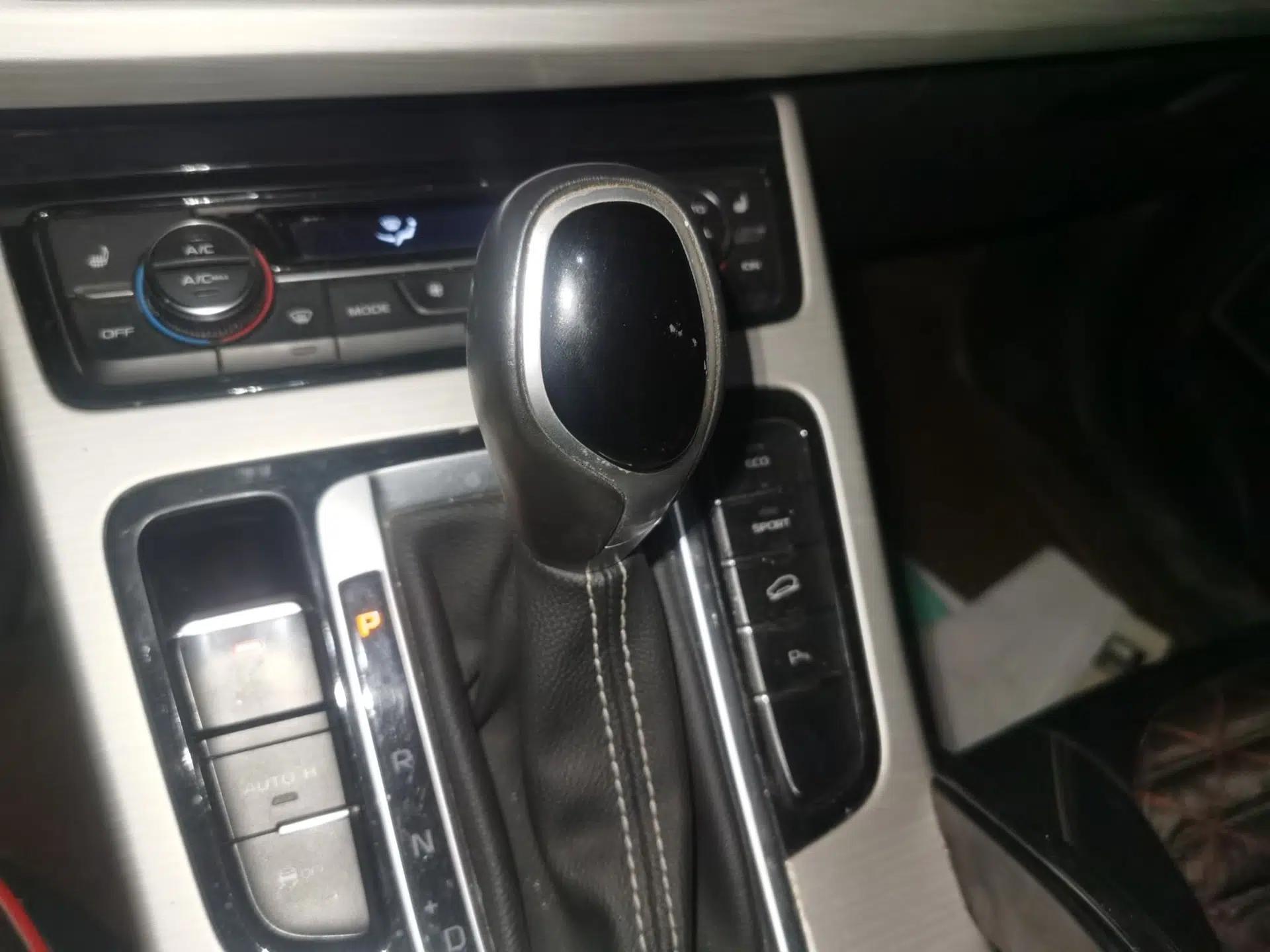 Geely Auto Emgrand X7 Sport 2018 1.8TD Automatic Two-Wheel Drive Smart Connect 4G Internet Edition — миниатюра 15
