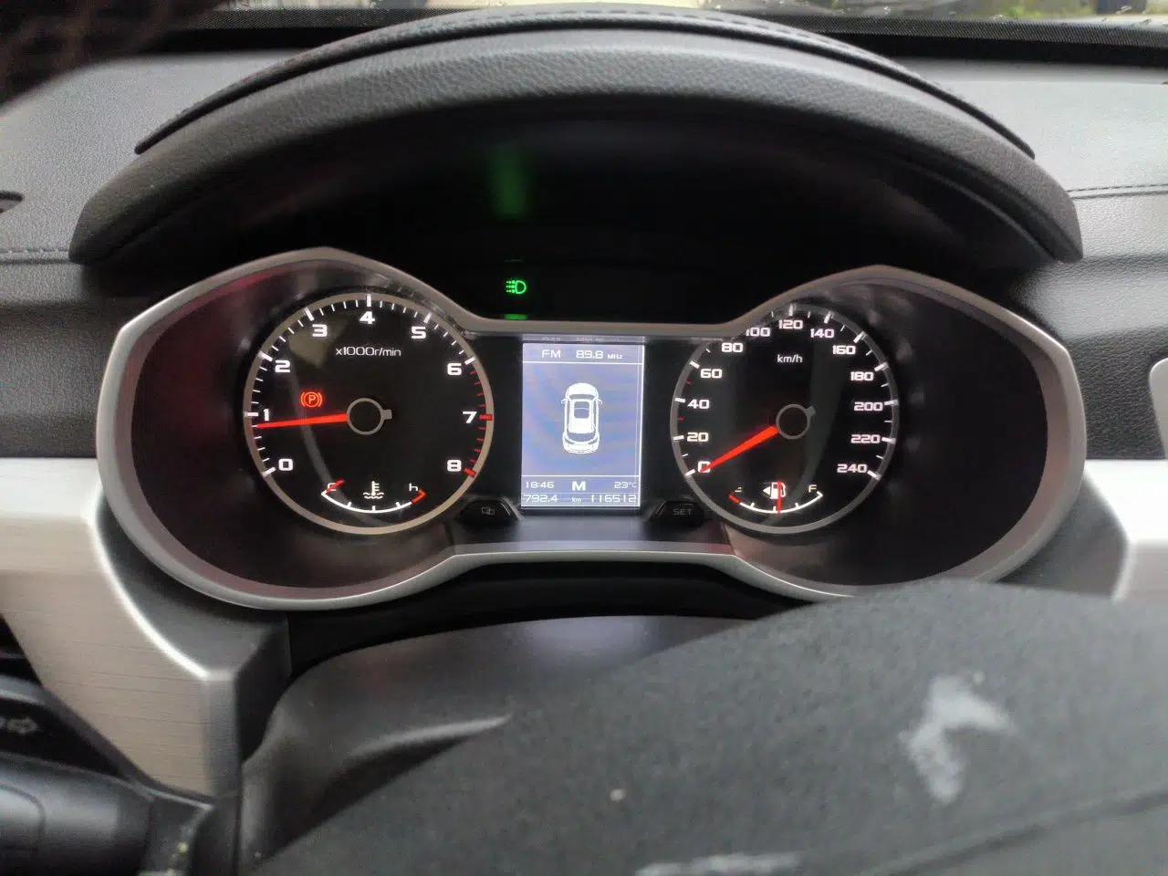 Geely Auto Emgrand X7 Sport 2016 2.0L Manual ZhiShang Version — миниатюра 12