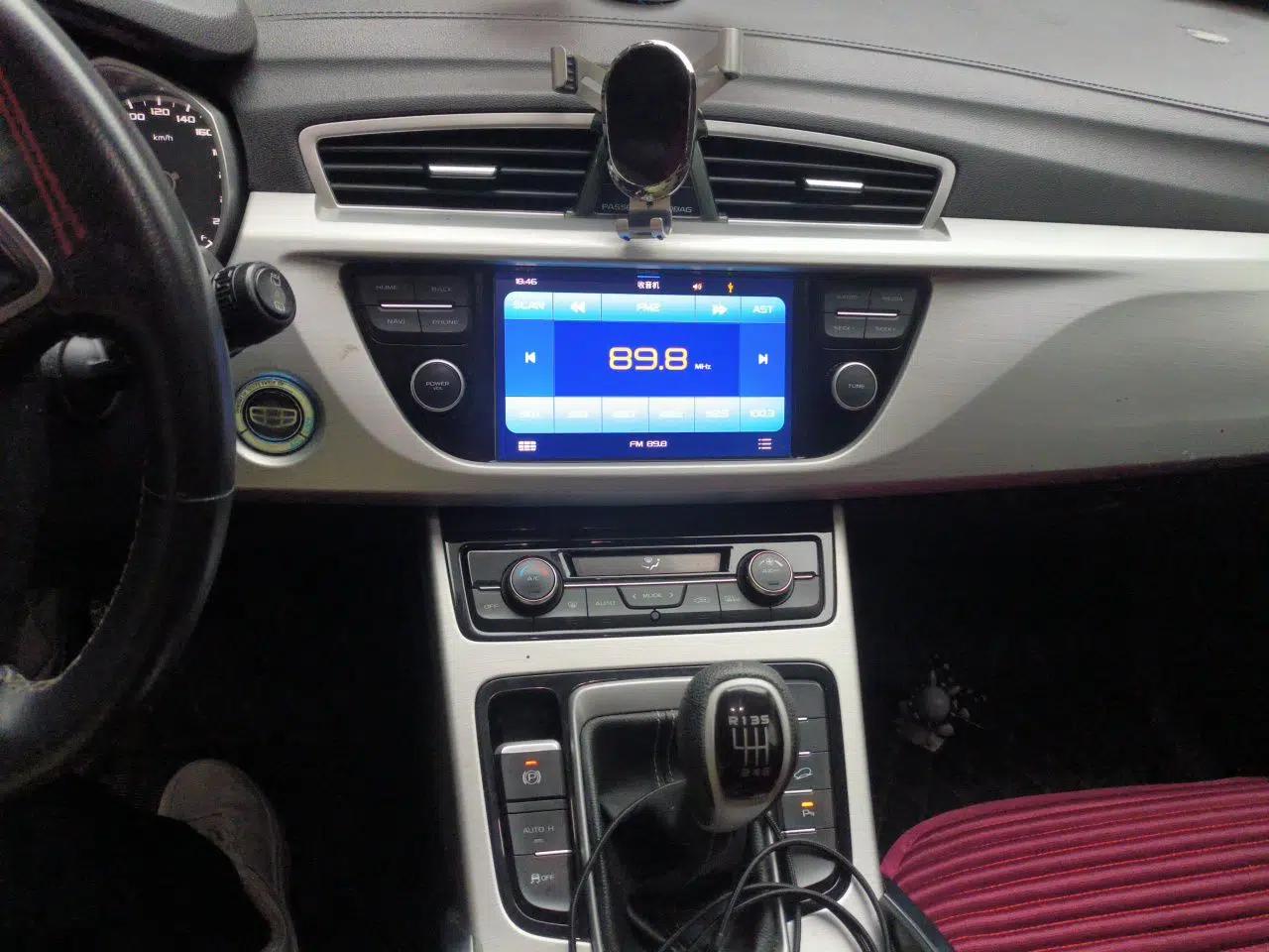 Geely Auto Emgrand X7 Sport 2016 2.0L Manual ZhiShang Version — миниатюра 14