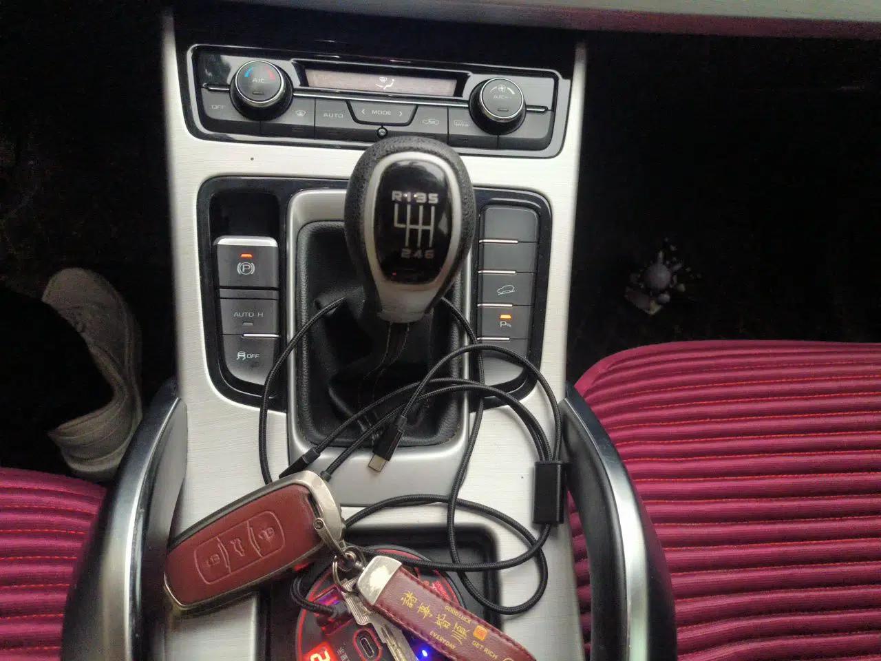Geely Auto Emgrand X7 Sport 2016 2.0L Manual ZhiShang Version — миниатюра 15
