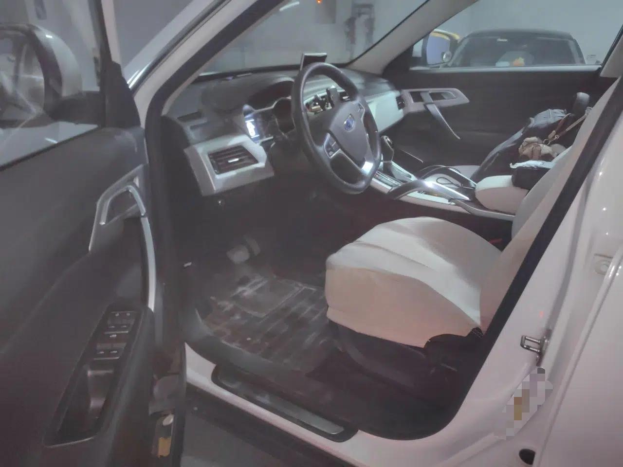 Geely Auto Emgrand X7 Sport 2016 1.8TD Automatic Smart Model — миниатюра 17