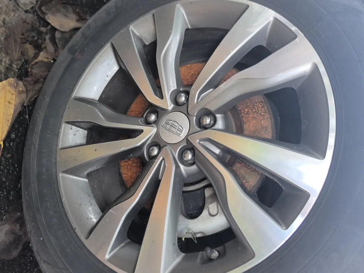 Geely Auto Emgrand X7 Sport 2016 2.0L Manual Smart Connect Version — миниатюра 8