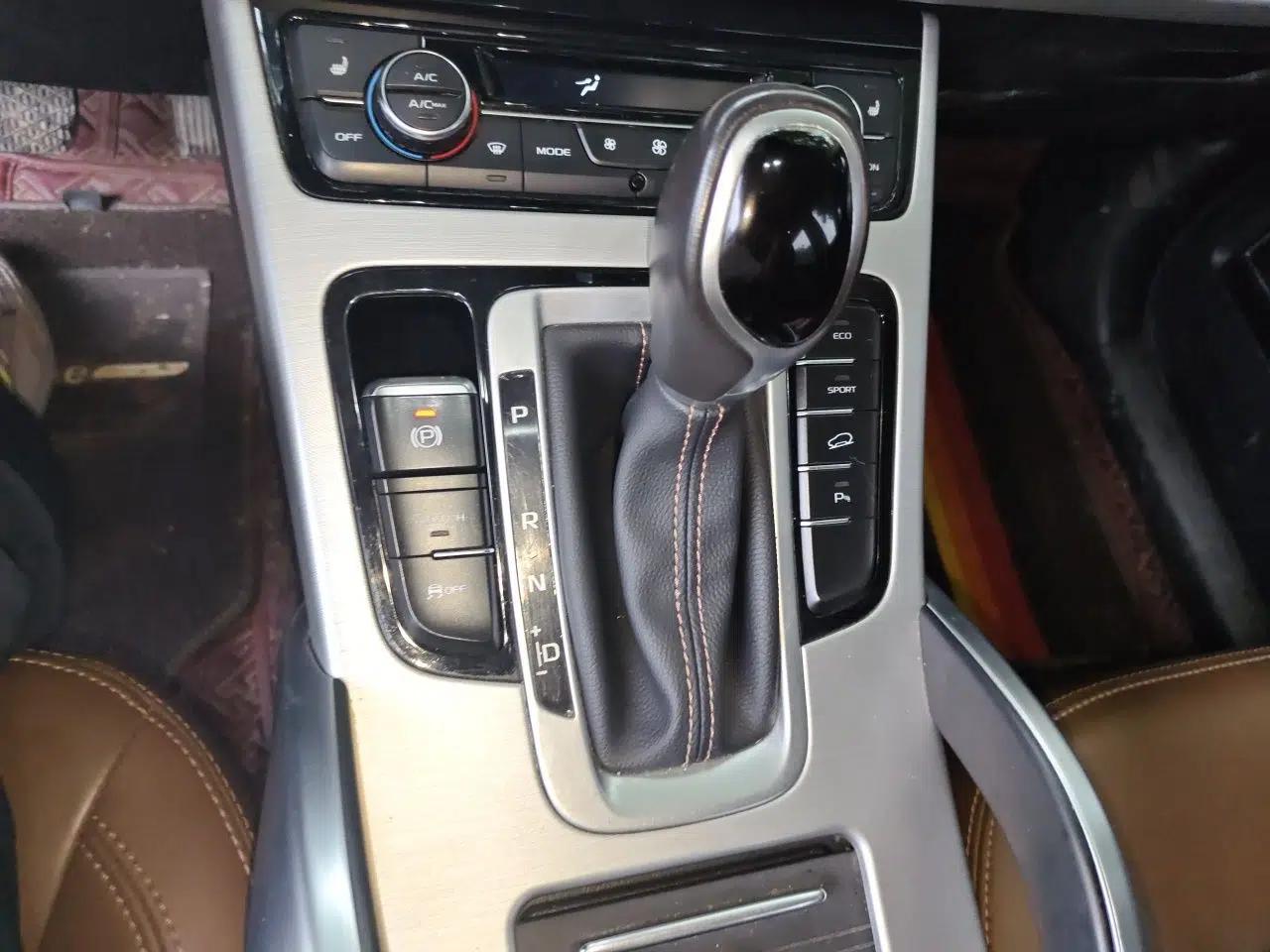 Geely Auto Emgrand X7 Sport 2016 1.8TD Automatic ZhiZun Version — миниатюра 15