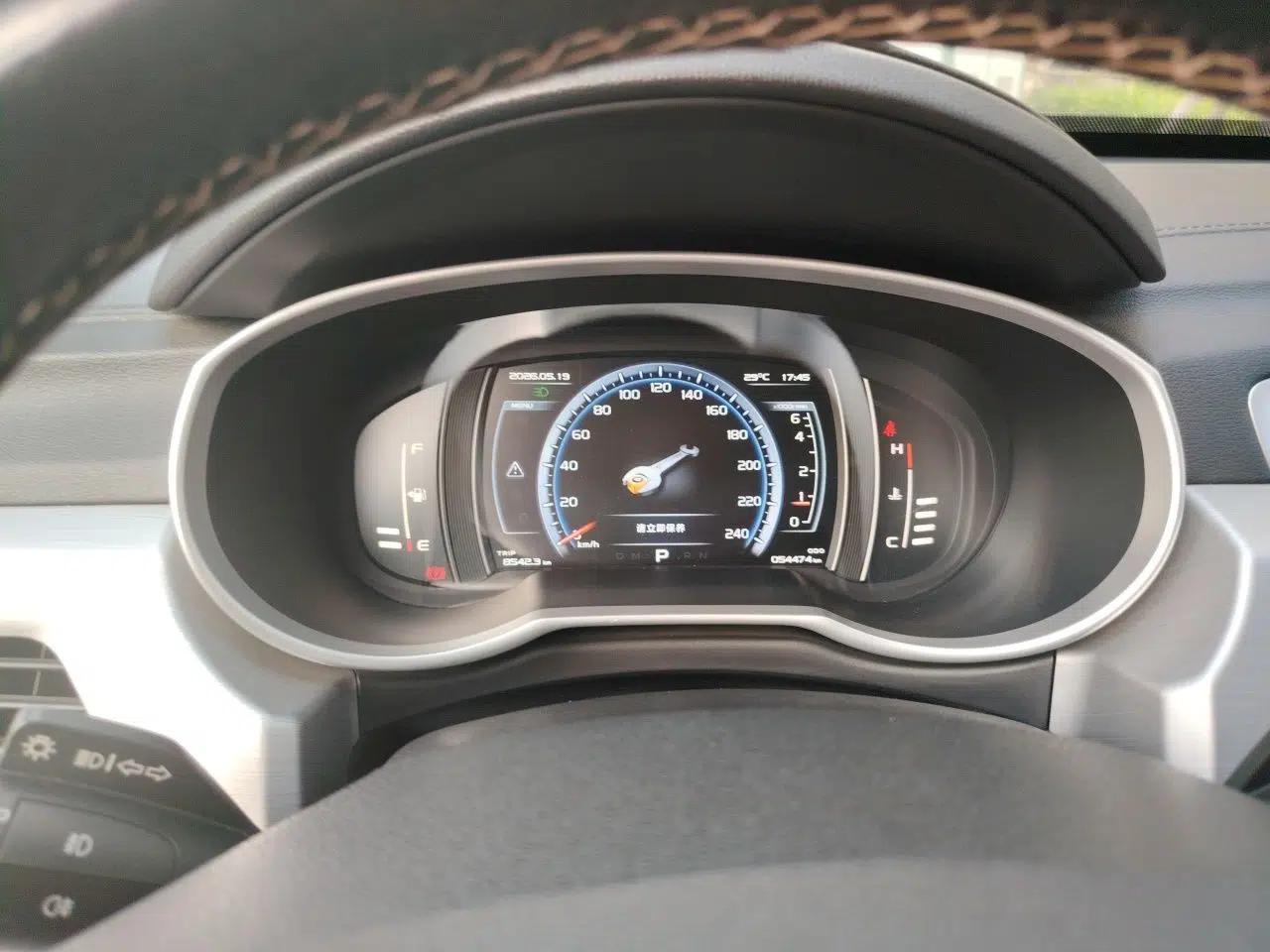 Geely Auto Emgrand X7 Sport 2016 1.8TD Automatic ZhiZun Version — миниатюра 12