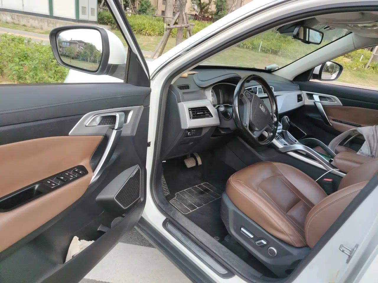 Geely Auto Emgrand X7 Sport 2016 1.8TD Automatic ZhiZun Version — миниатюра 17