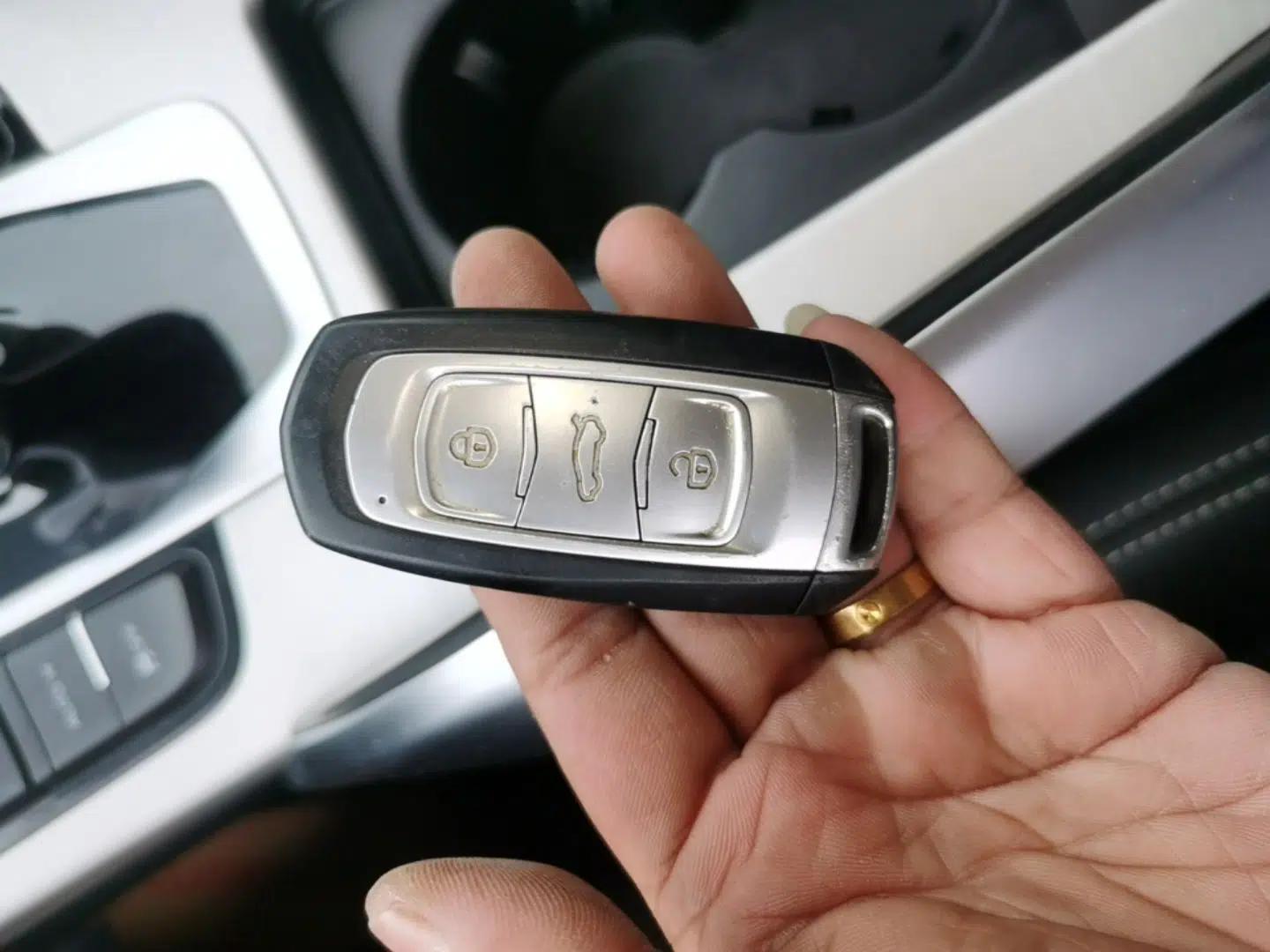 Geely Auto Emgrand X7 Sport 2020 1.8TD DCT Two-Wheel Drive Smart Connect 4G-Enabled Version — миниатюра 22