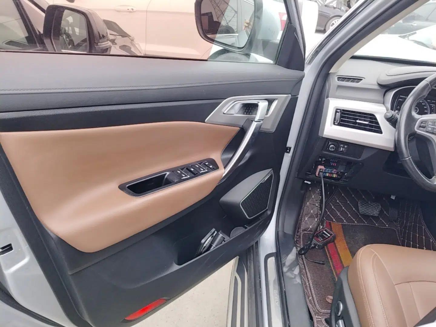 Geely Auto Emgrand X7 Sport 2016 1.8TD Automatic All-Wheel-Drive ZhiZun Edition — миниатюра 19