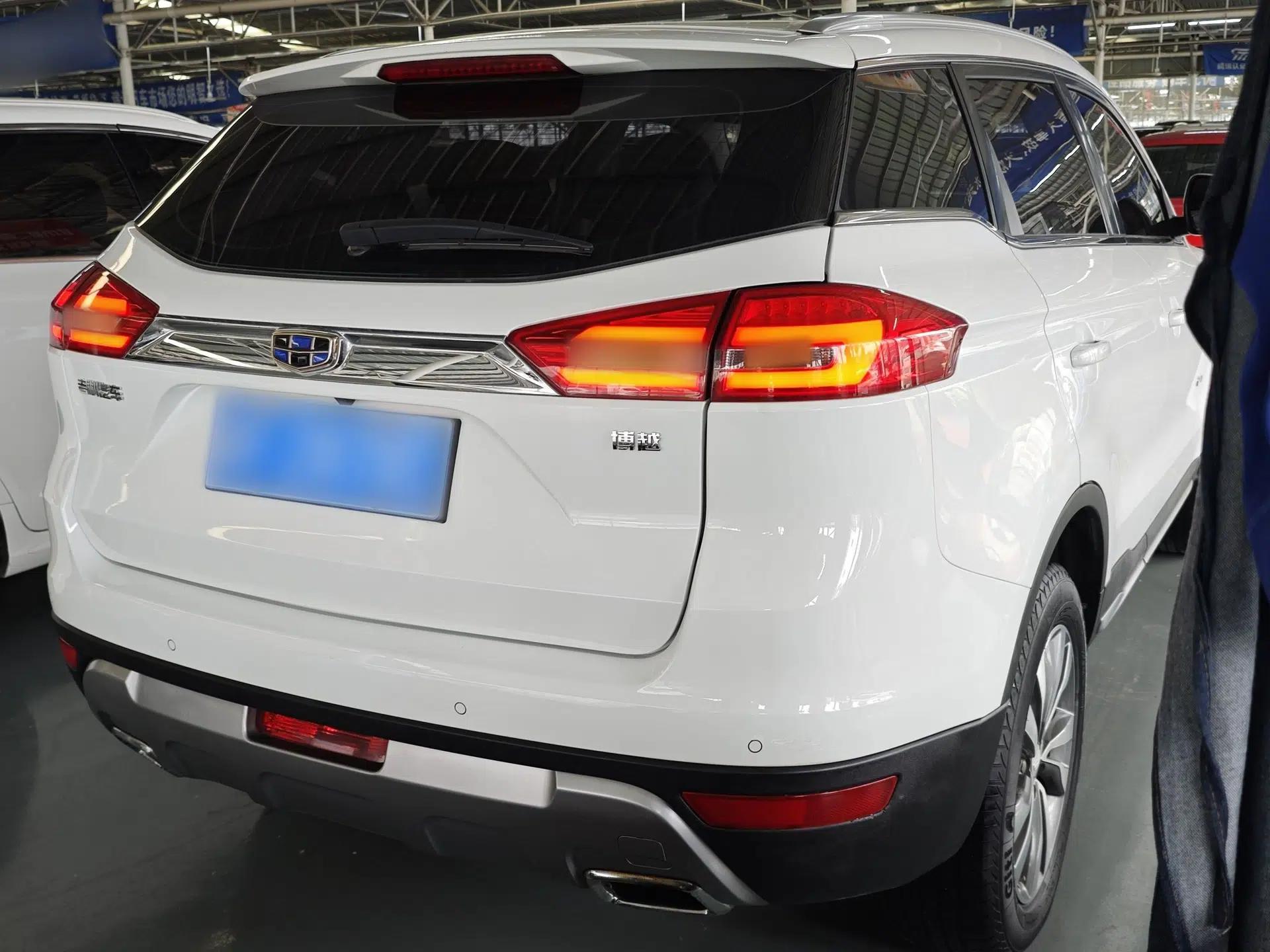 Geely Auto Emgrand X7 Sport 2016 1.8TD Automatic Smart Connectivity Version — миниатюра 4