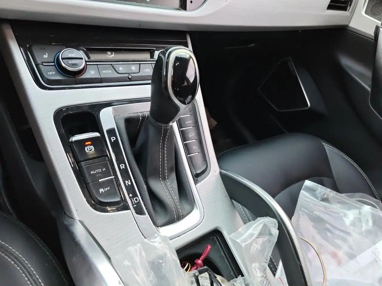Geely Auto Emgrand X7 Sport 2016 1.8TD Automatic Smart Connectivity Version — миниатюра 15