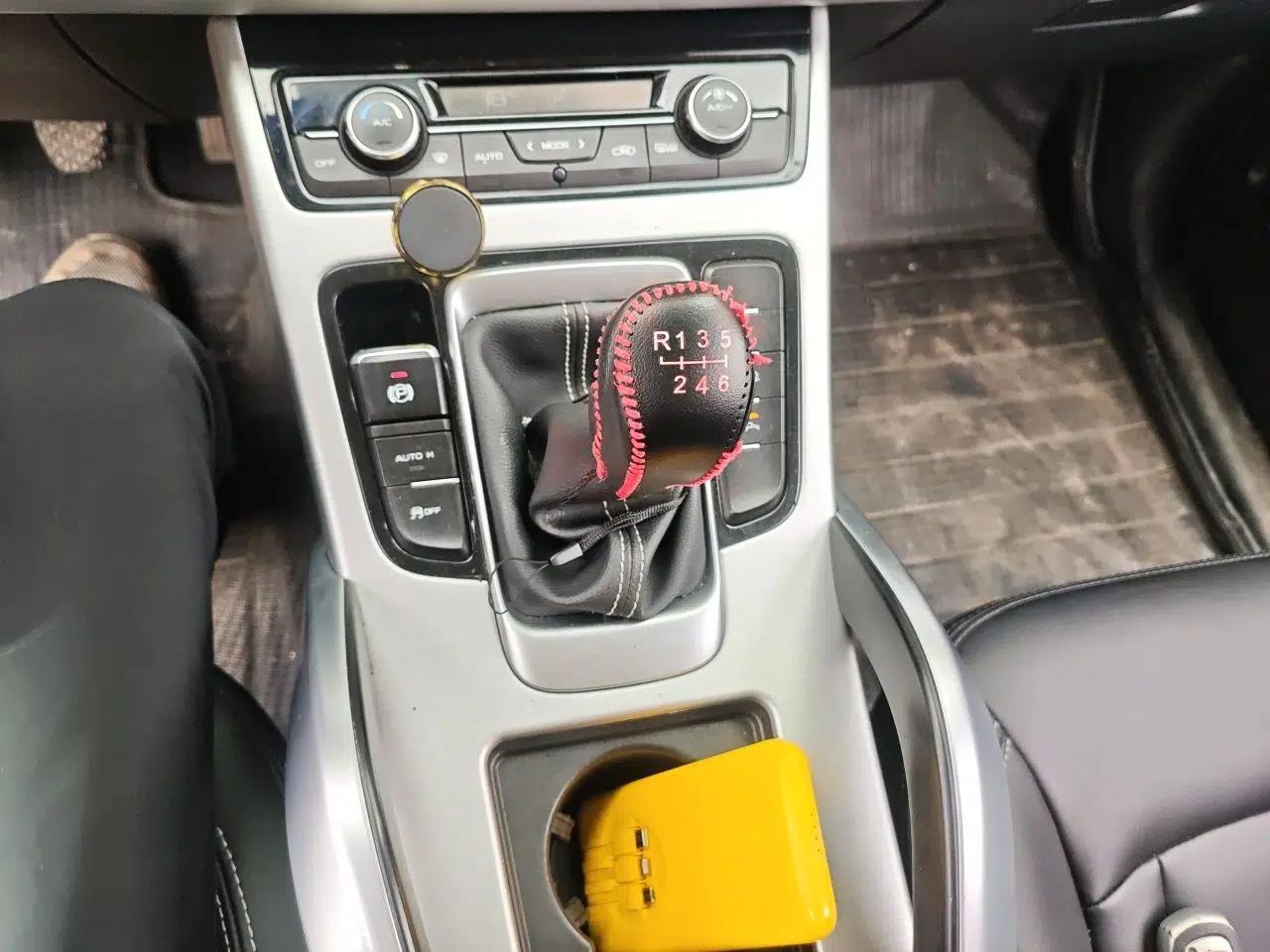 Geely Auto Emgrand X7 Sport 2016 2.0L Manual ZhiShang Version — миниатюра 15
