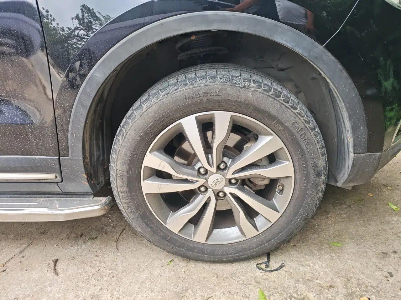 Geely Auto Emgrand X7 Sport 2016 2.0L Manual ZhiShang Version — миниатюра 8