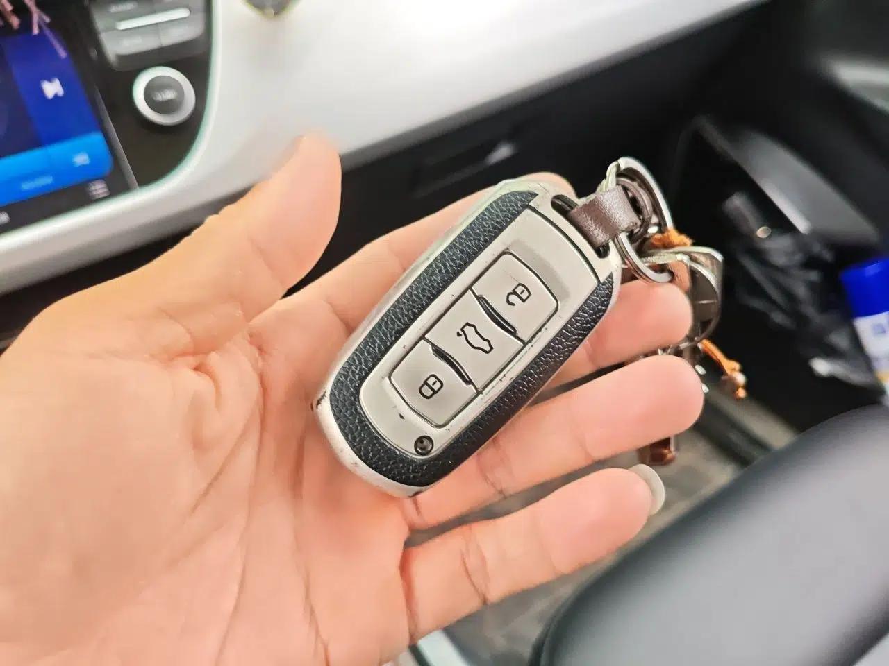 Geely Auto Emgrand X7 Sport 2016 2.0L Manual ZhiShang Version — миниатюра 9