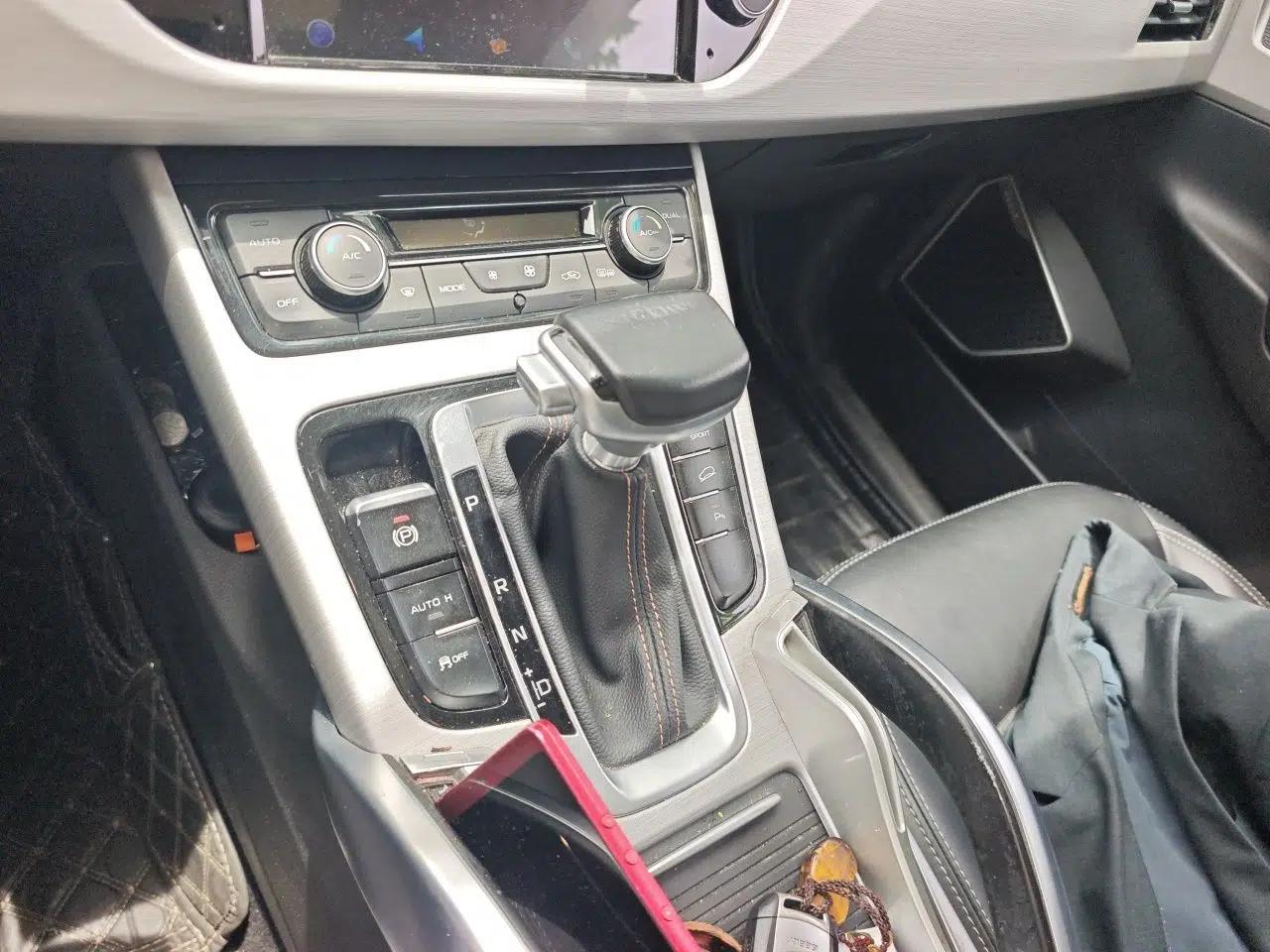 Geely Auto Emgrand X7 Sport 2016 1.8TD Automatic Smart Connectivity Version — миниатюра 15