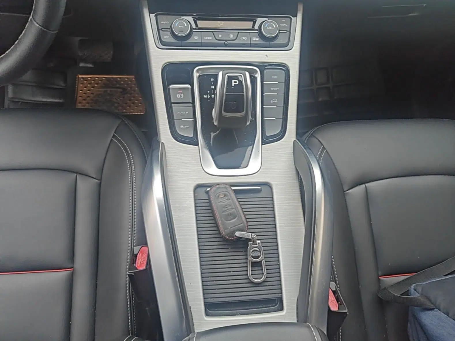 Geely Auto Emgrand X7 Sport 2020 1.8TD DCT Two-Wheel Drive Zhiya Model — миниатюра 17