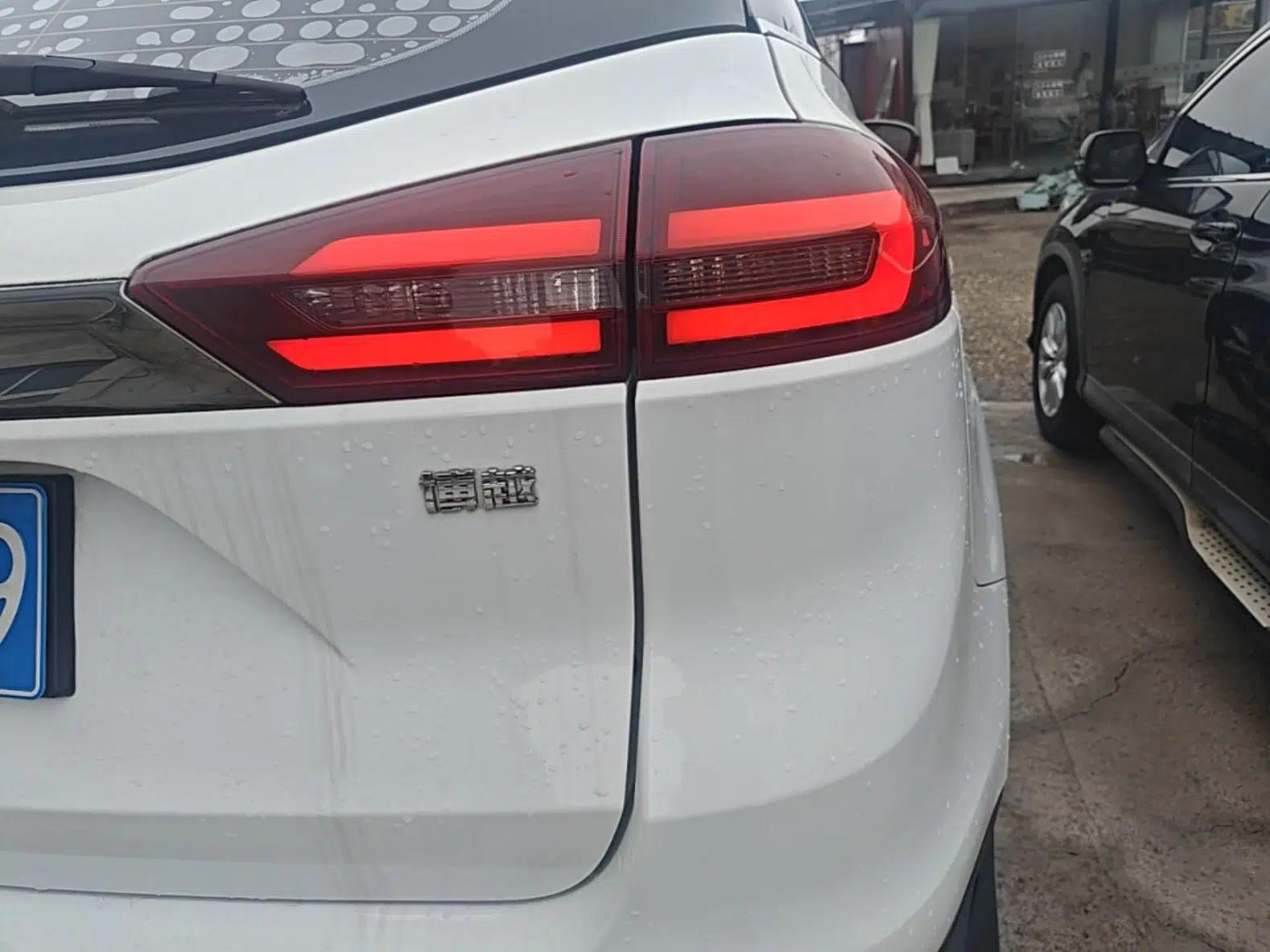 Geely Auto Emgrand X7 Sport 2020 1.8TD DCT Two-Wheel Drive Zhiya Model — миниатюра 7