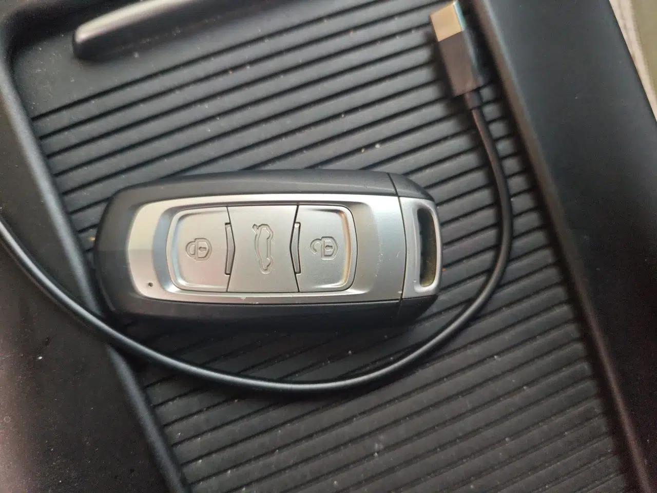 Geely Auto Emgrand X7 Sport 2022 1.8TD DCT Zhiya Trim — миниатюра 9