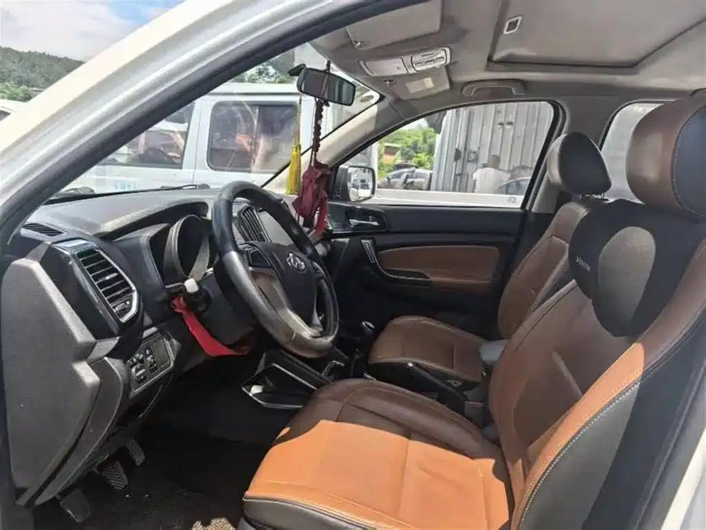 Changan Oushang CX70 2016 1.6L Manual Deluxe Edition — миниатюра 6