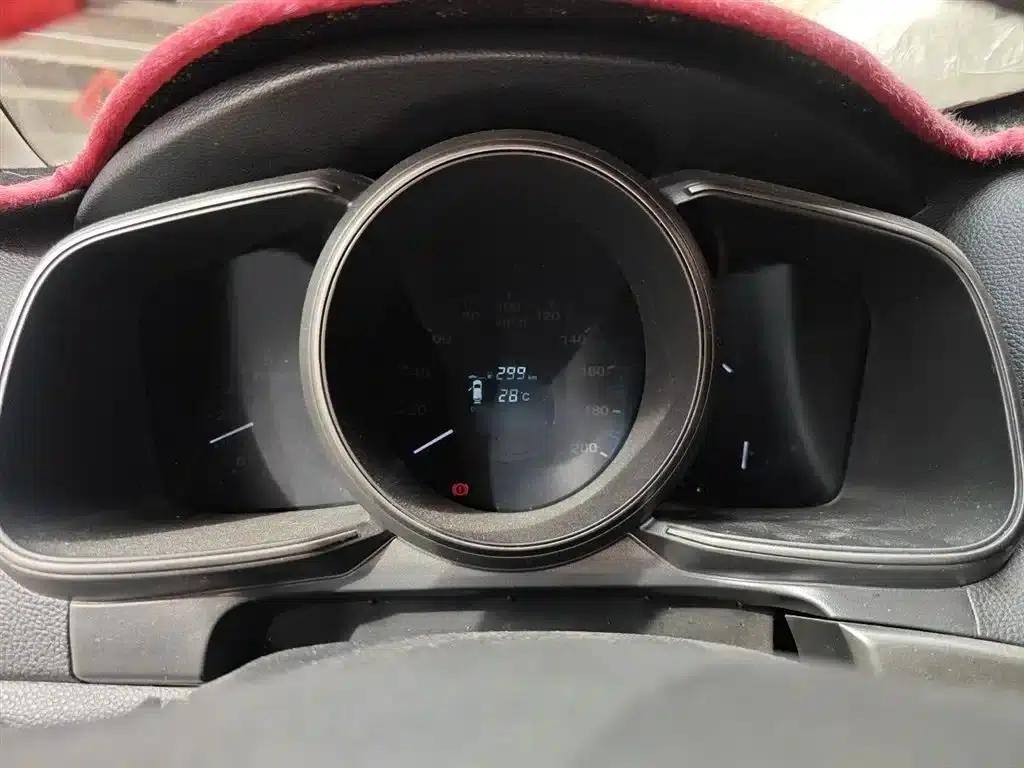 Changan Oushang CX70 2016 1.6L Manual Deluxe Edition — миниатюра 4