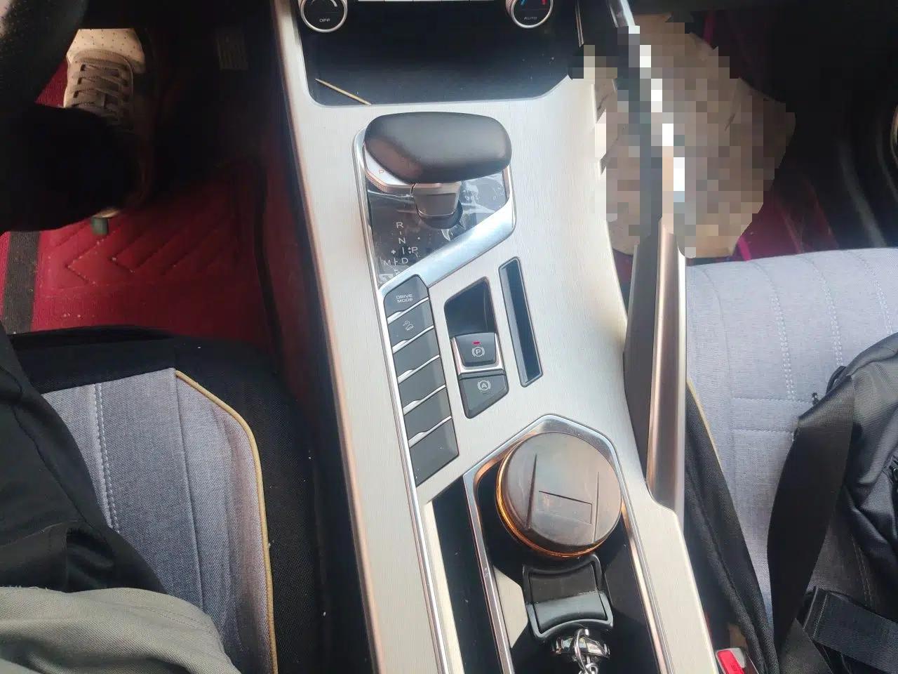 Geely Auto Coolray 2023 1.5T DCT Platinum Edition — миниатюра 15