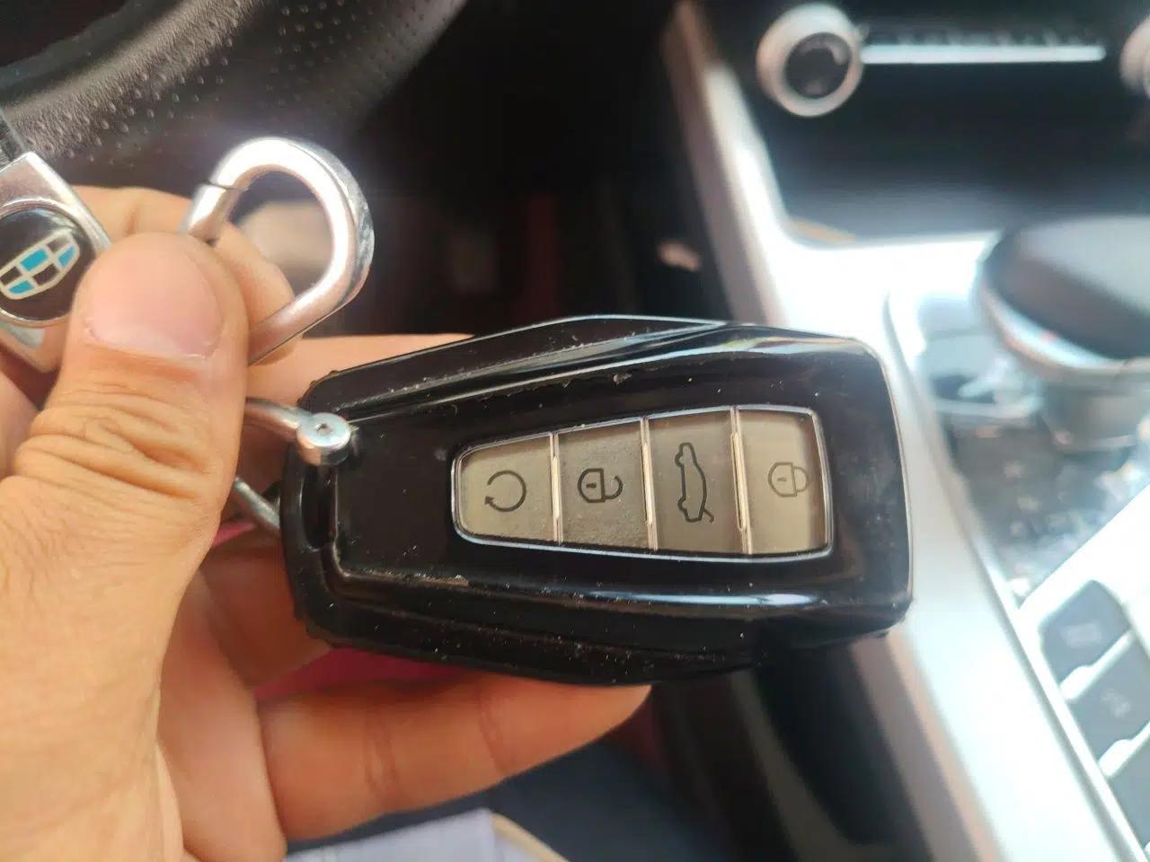 Geely Auto Coolray 2023 1.5T DCT Platinum Edition — миниатюра 9