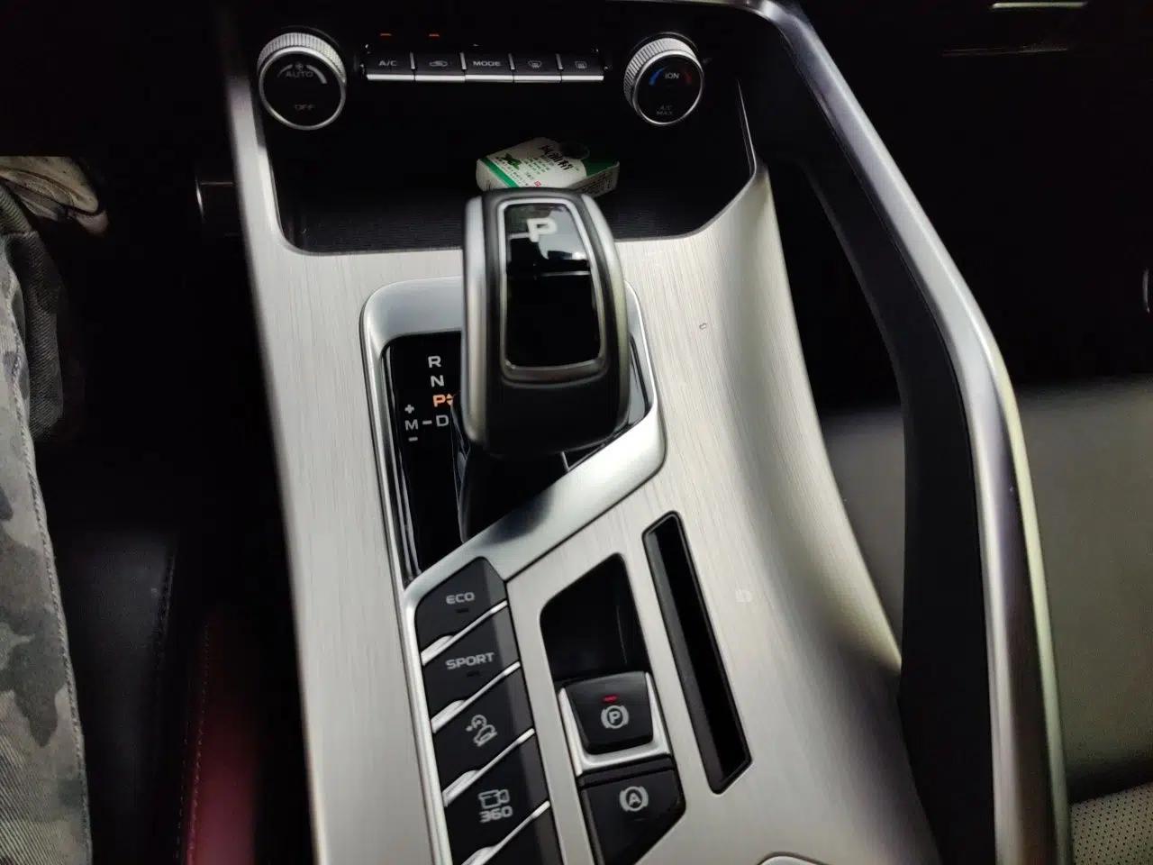 Geely Auto Coolray 2019 Sport Model 260T DCT Battle China V Standard — миниатюра 15