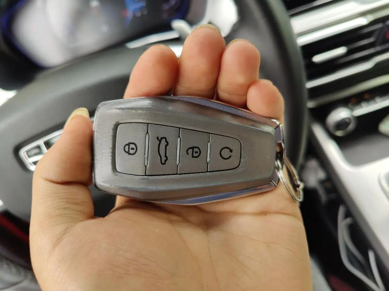 Geely Auto Coolray 2019 Sport Model 260T DCT Battle China V Standard — миниатюра 9