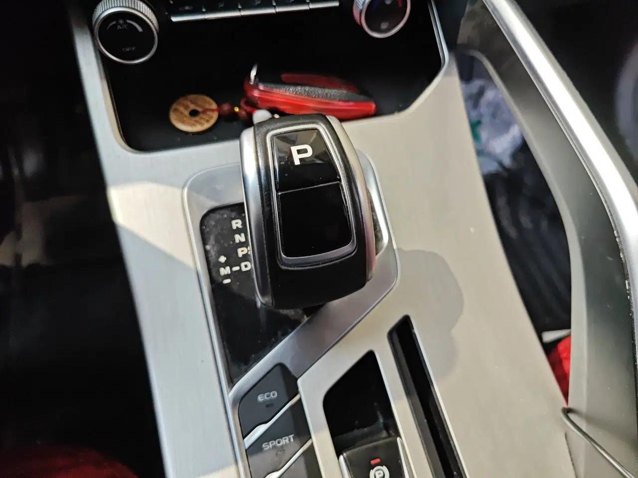 Geely Auto Coolray 2020 Facelift 240T DCT Hunter — миниатюра 15
