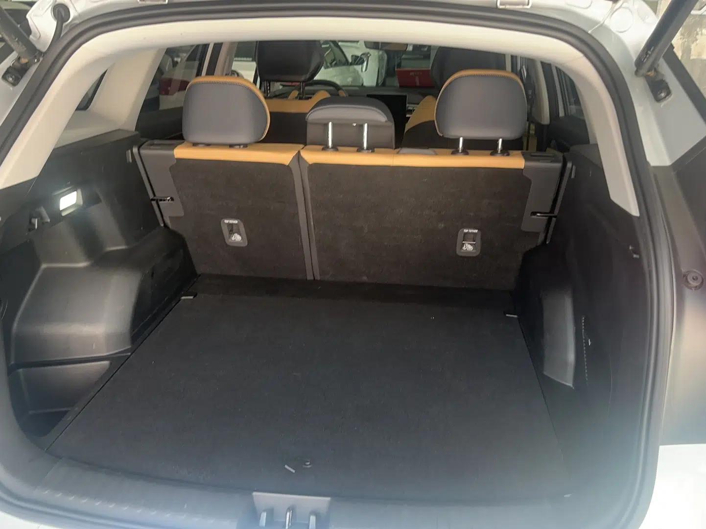 Geely Auto FX11 2023 1.5TD DCT Prestige Edition — миниатюра 11