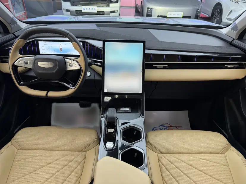 Geely Auto FX11 2023 1.5TD DCT Prestige Edition — миниатюра 12