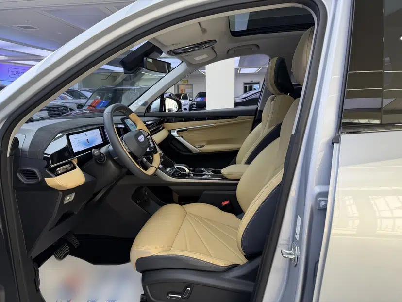 Geely Auto FX11 2023 1.5TD DCT Prestige Edition — миниатюра 14